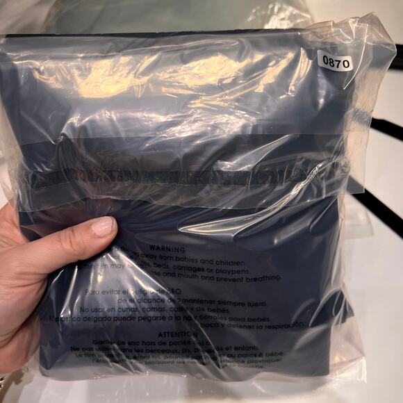 Alice + Olivia Navy Blue Cold Shoulder Niko Sheath Dress Sz 6 - Picture 11 of 11